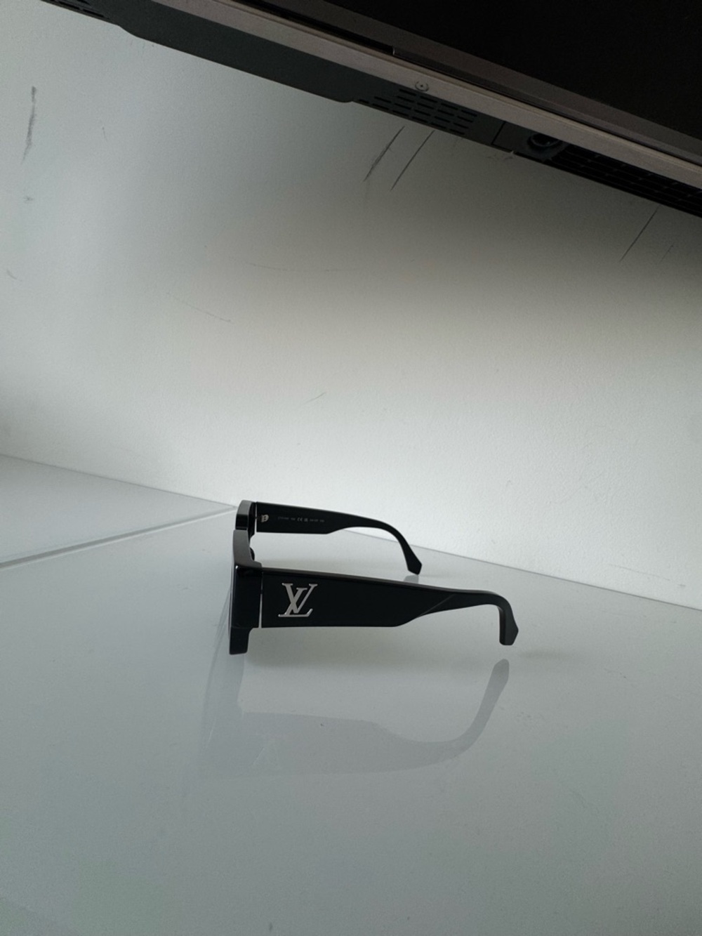 Louis Vuitton Black Clash Low Square Sunglasses with Silver LV Emblem - Picture 7 of 16